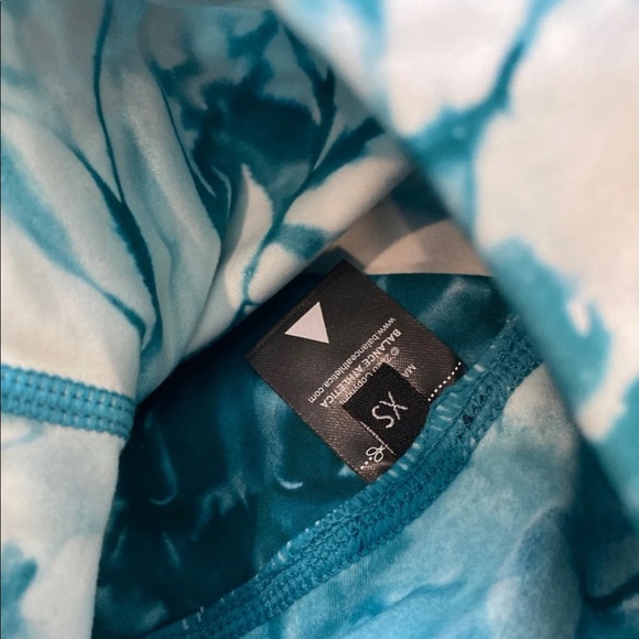 Balance Athletica Tye Dye Oasis Leggings. XS - Picture 5 of 5